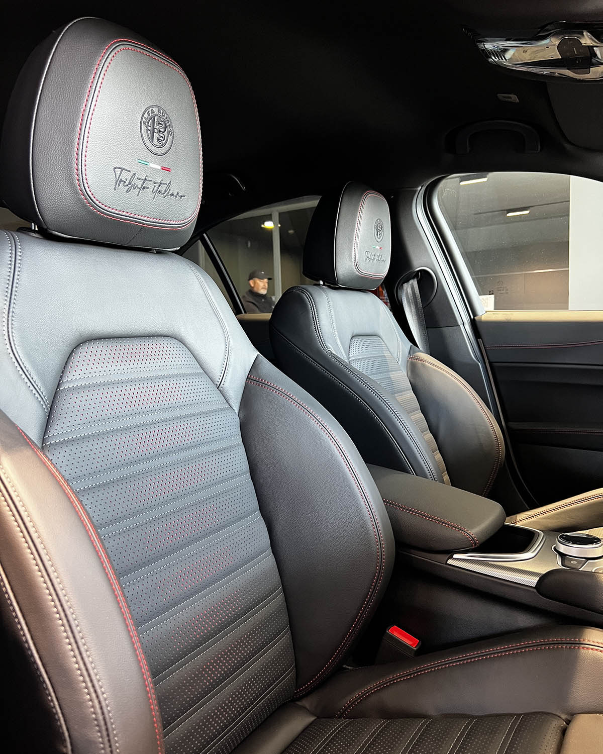 Alfa Romeo Giulia Q4 Tributo Italiano: fino al 31 marzo 2024 tua da 450 euro al mese Alfa Romeo Giulia