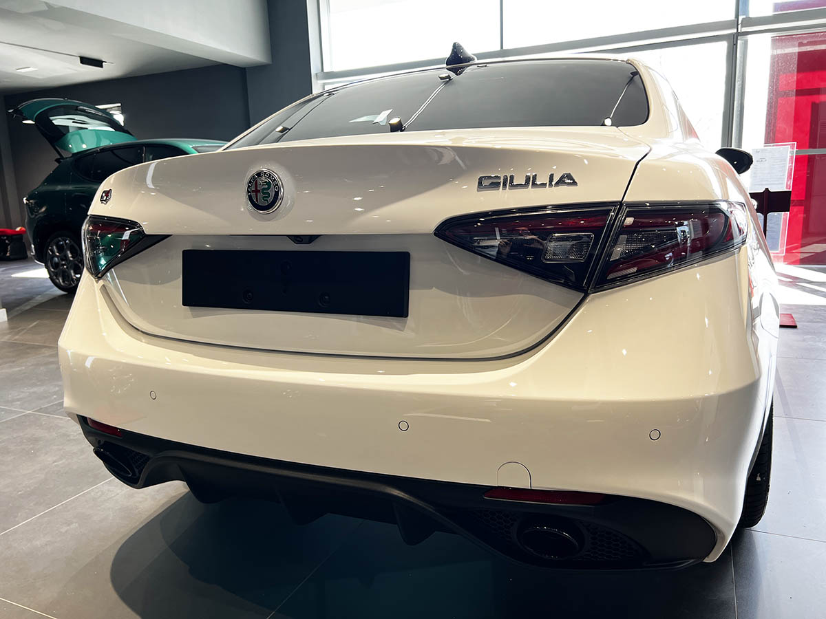 Alfa Romeo Giulia Q4 Tributo Italiano: fino al 31 marzo 2024 tua da 450 euro al mese Alfa Romeo Giulia