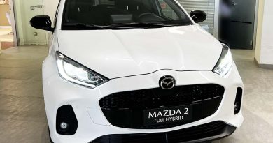 Mazda2 Hybrid 2024: due modalità di guida, un’unica missione Mazda Full Hybrid