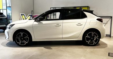 Opel Corsa profilo lato guida
