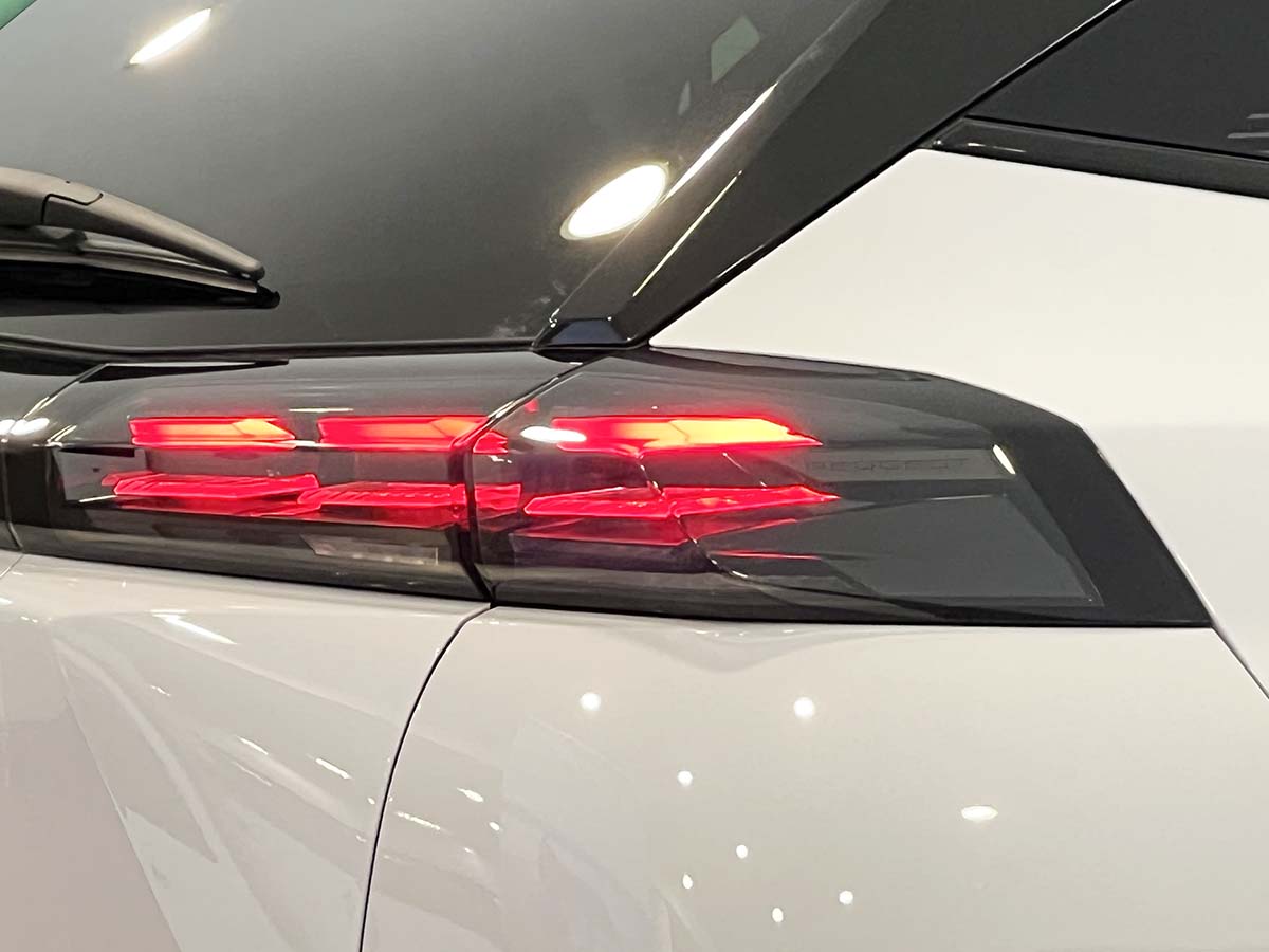 Nuovo Peugeot faro posteriore