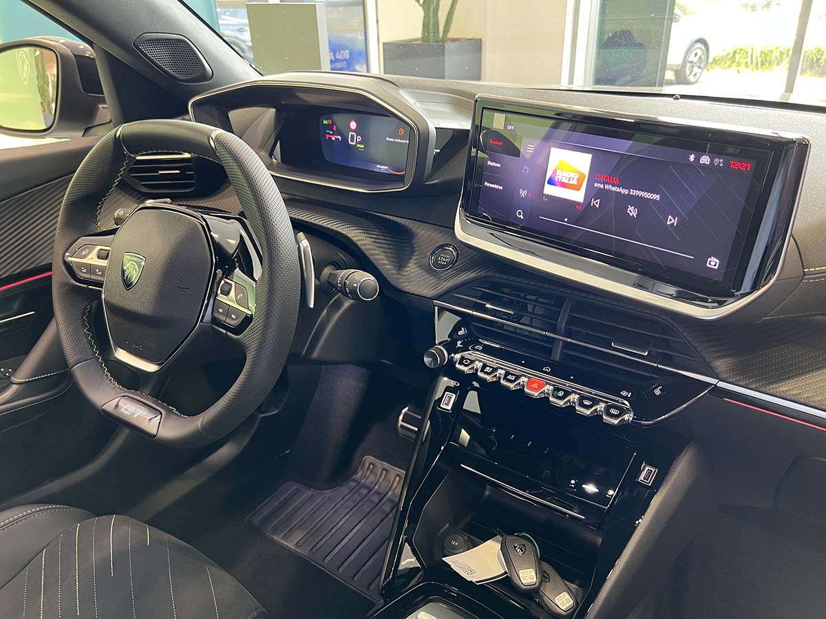 Nuovo Peugeot interni anteriori