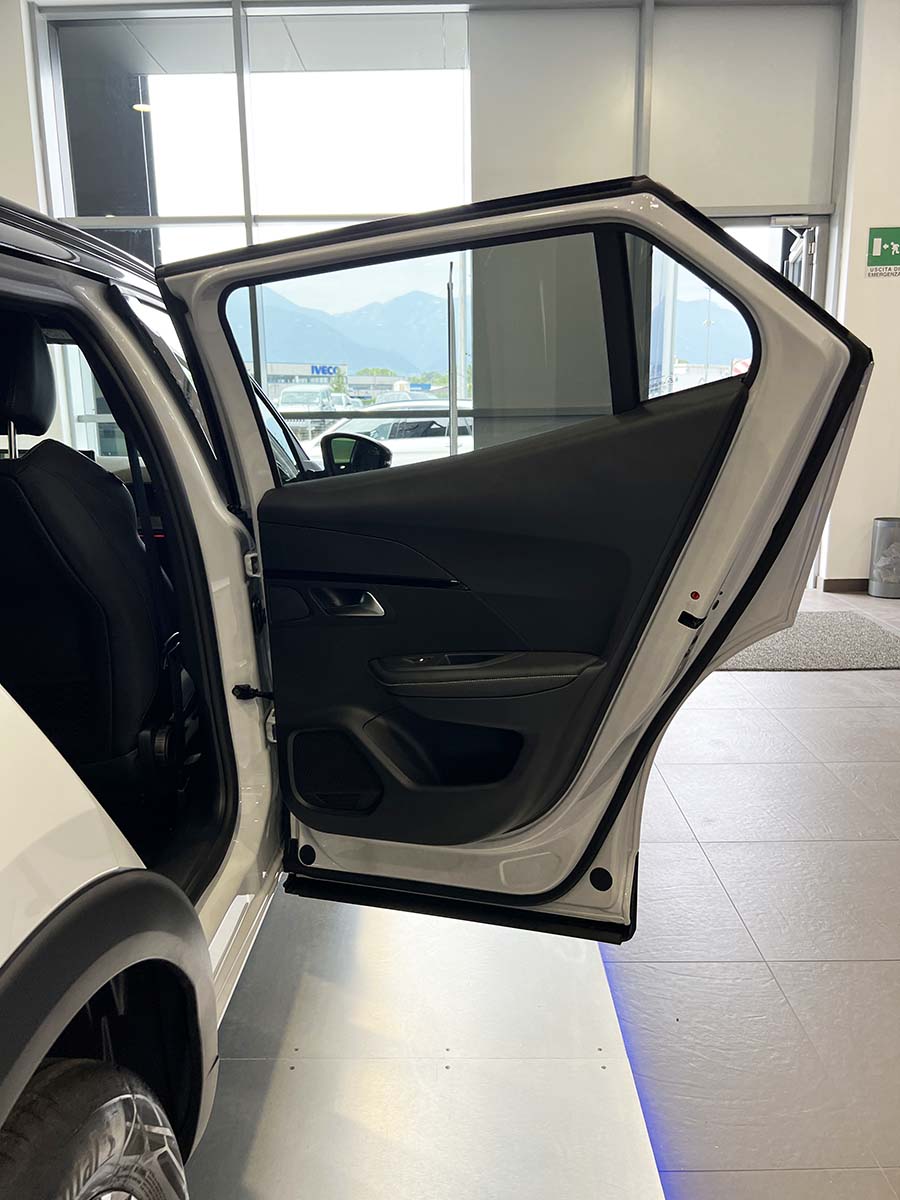 Nuovo Peugeot portiera posteriore