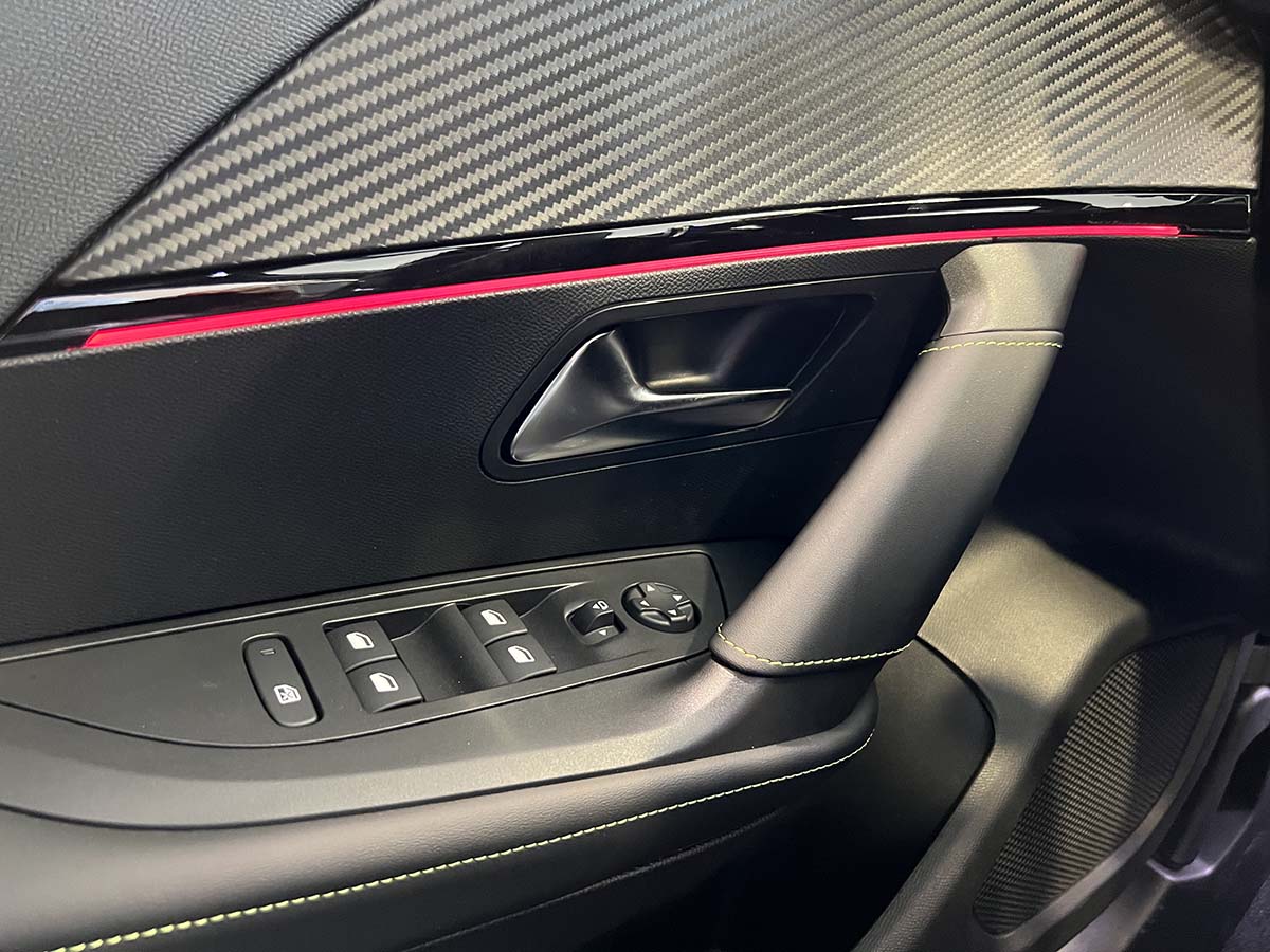 Nuovo Peugeot sportello