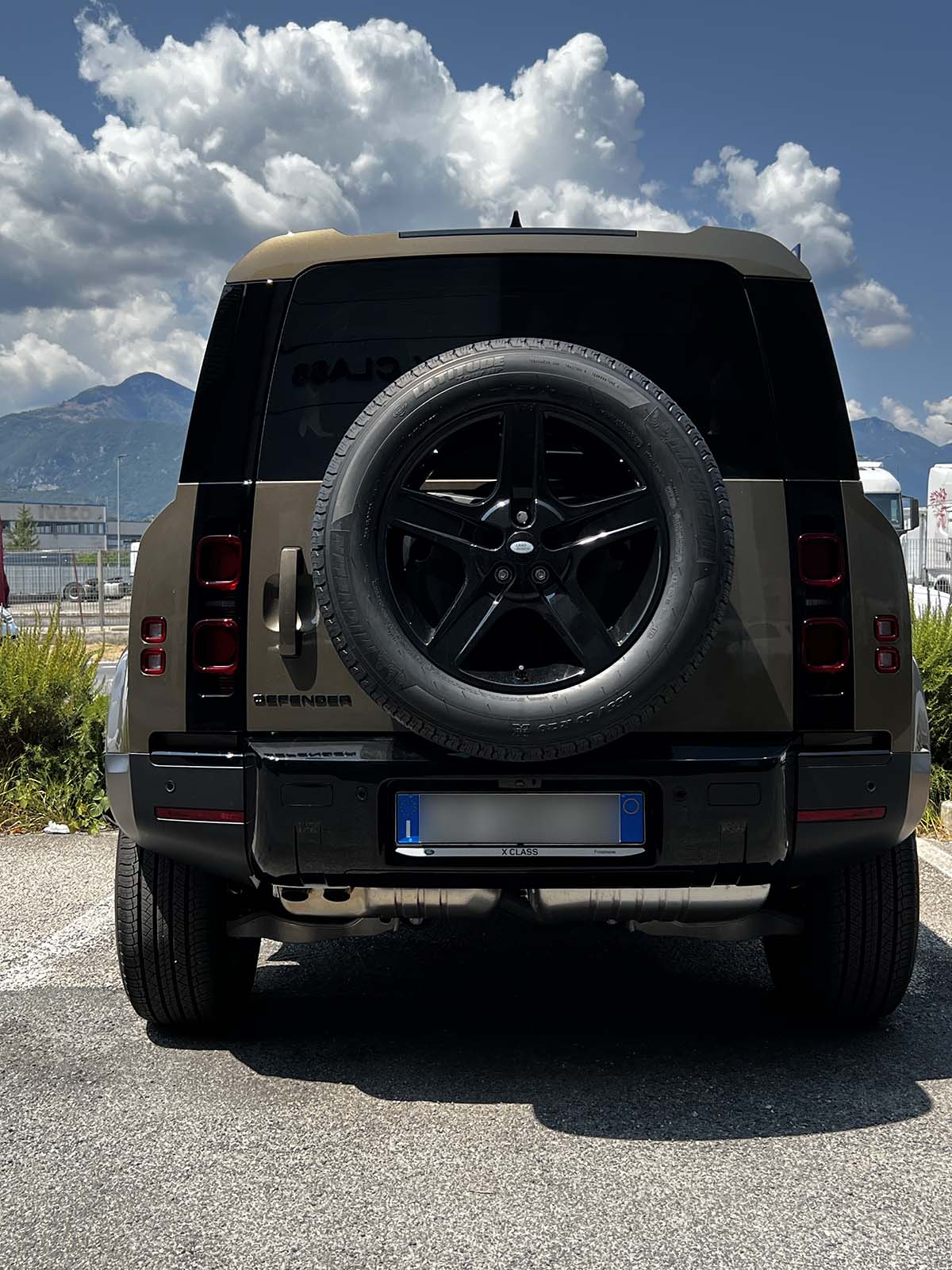 LAND ROVER DEFENDER