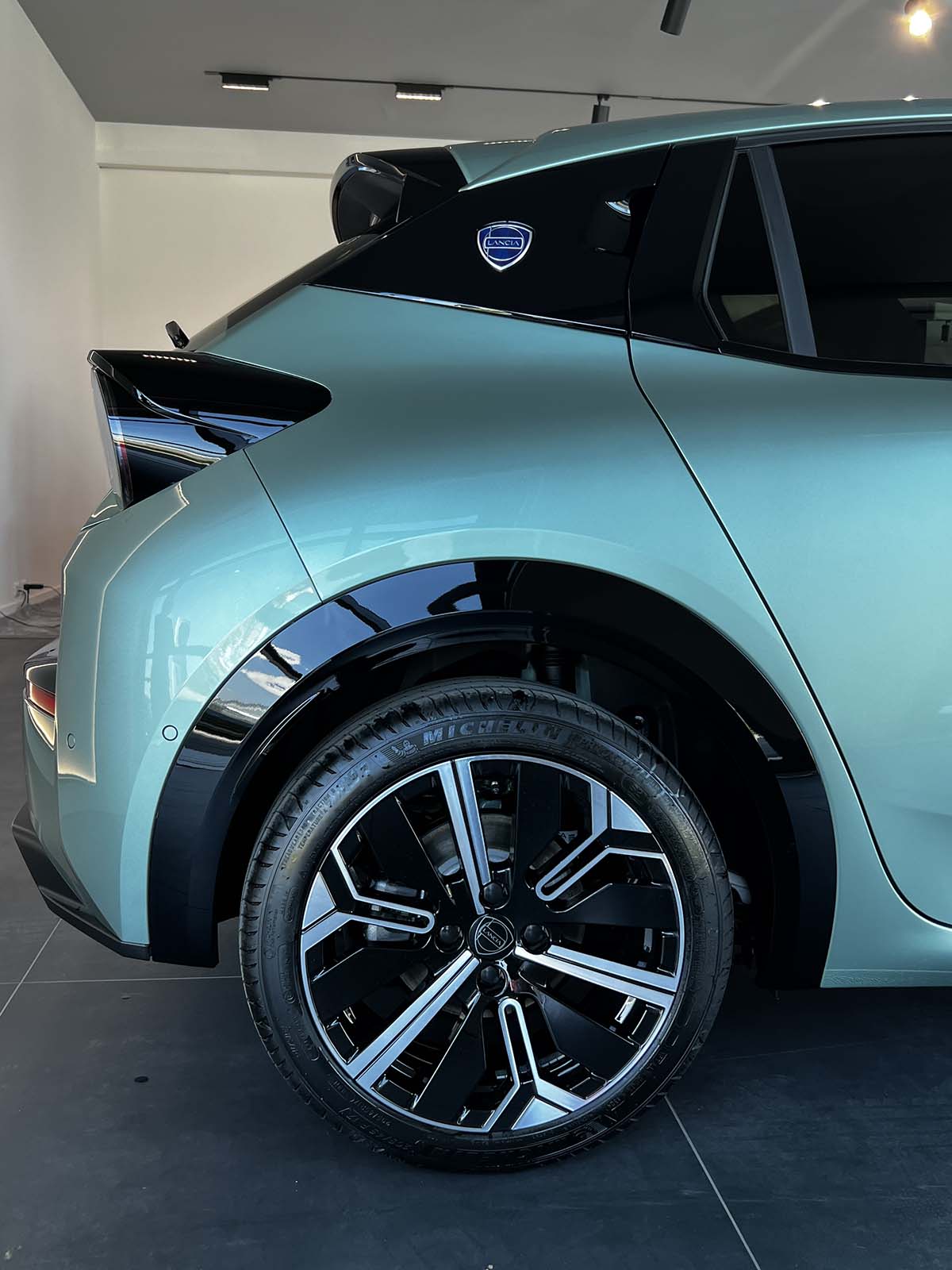 Nuova Lancia Ypsilon laterale