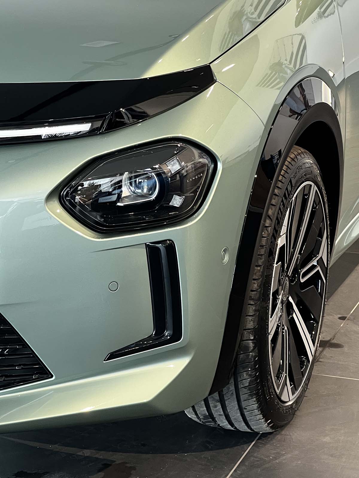 Nuova Lancia Ypsilon particolare anteriore