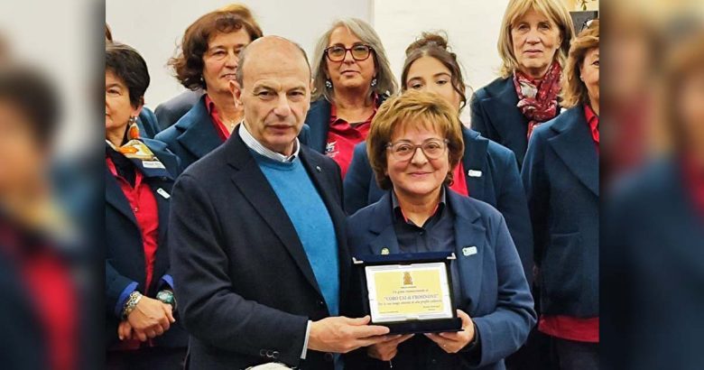 Coro CAI fr e sindaco Mastrangeli () copia