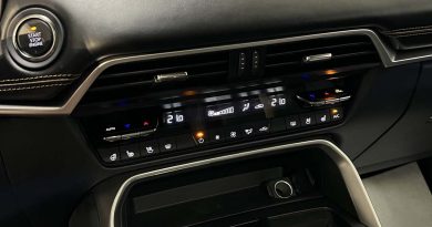 Mazda CX Homura diesel interni cambio e schermo