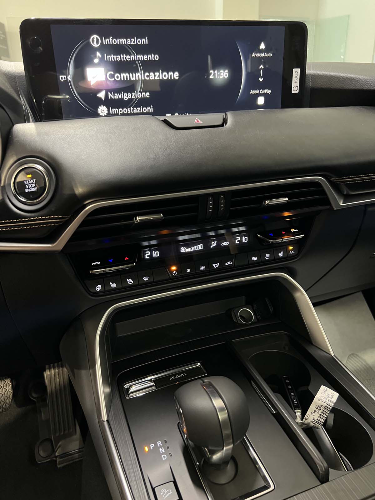 Mazda CX Homura diesel interni cambio e schermo