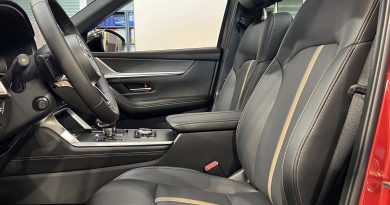 Mazda CX Homura diesel vista interni anteriori lato guidatore