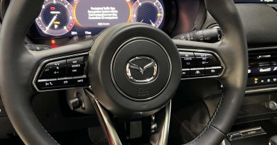 Mazda CX Homura diesel volante vista frontale