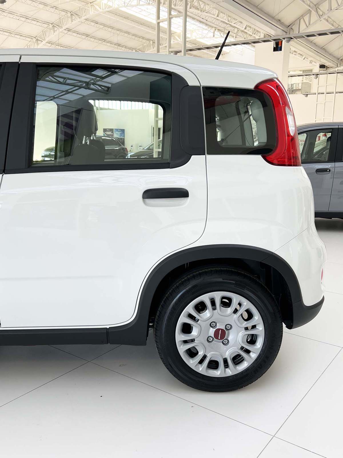 Fiat Pandina particolare sportello posteriore promo