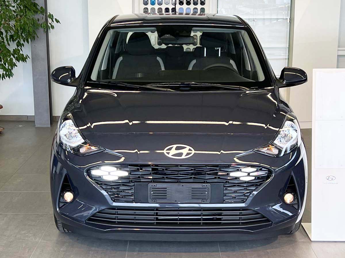 Hyundai i fari anteriori