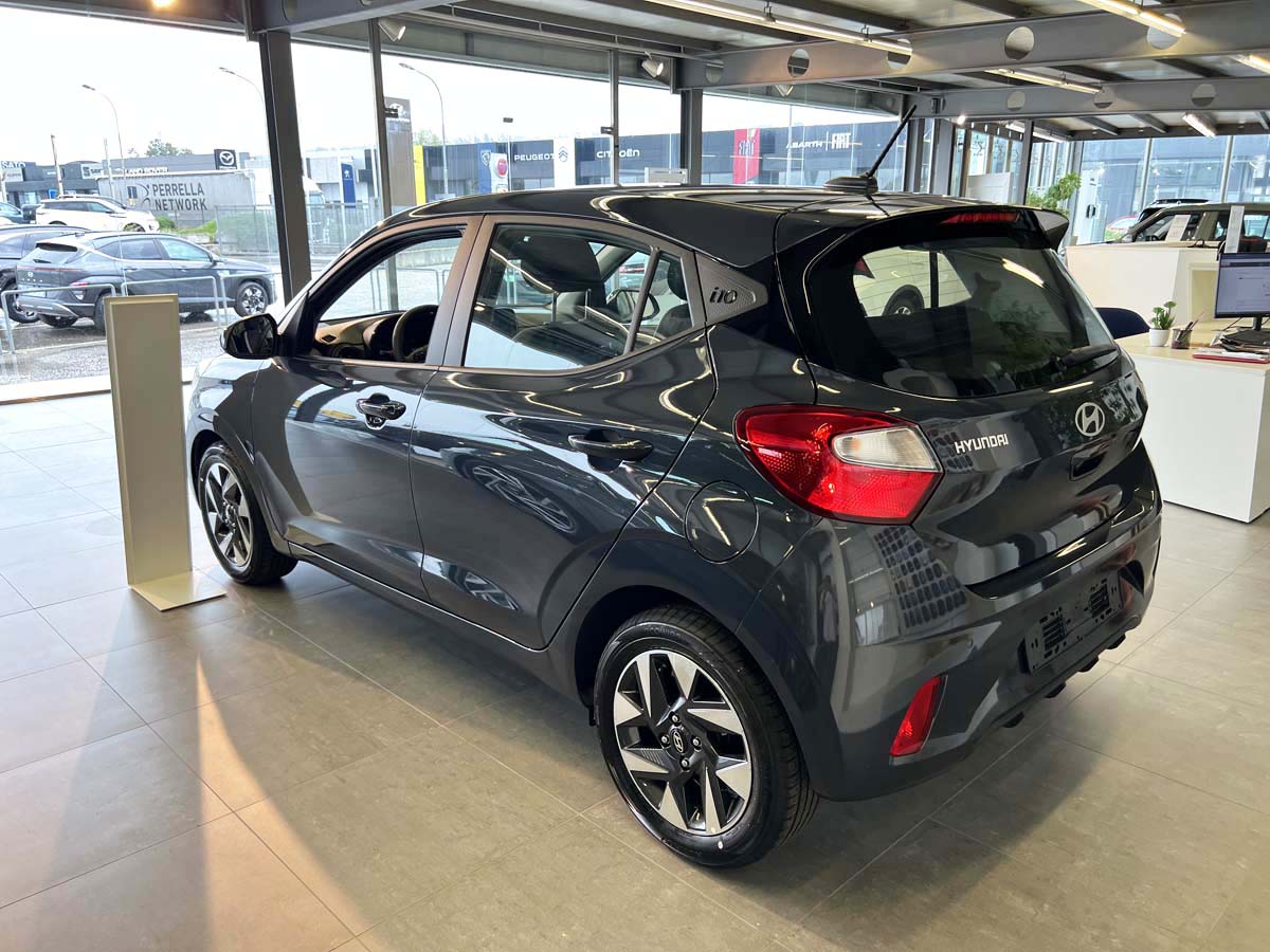 Hyundai i fari posteriori