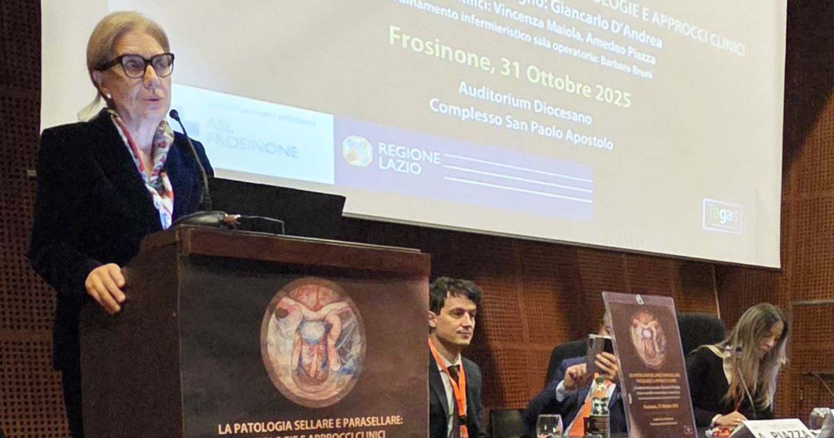 La dottoressa Maria Giovanna Colella interviene al convegno sulla patologia sellare e parasellare a Frosinone.