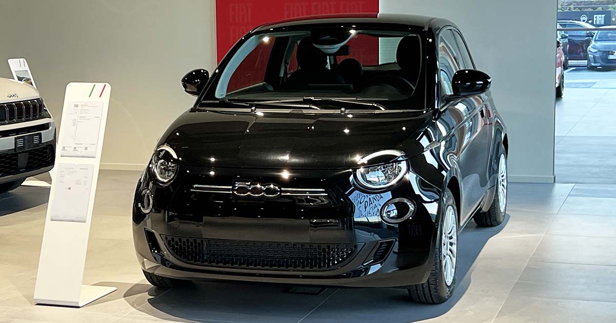 Fiat 500 Hybrid nuovi allestimenti e caratteristiche tecniche gamma 2025.