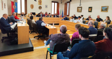 Ceccano, schiuma e pesci morti nel Sacco: prime analisi sui liquami