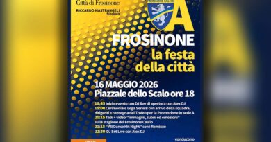 Frosinone, festa per la Serie A allo Scalo: trofeo e abbraccio alla squadra giallazzurra