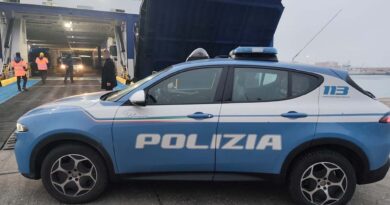 Frosinone, due accompagnamenti nei Centri per il rimpatrio eseguiti dalla Polizia