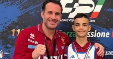 Chianciano Terme, Luigi Nalli campione italiano Under 17 nei 46 kg: il giovane atleta premiato dalla Polizia di Stato