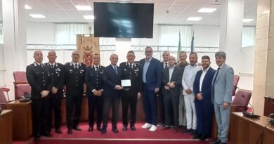 Frosinone, una targa per il colonnello Mattioli nel giorno del saluto a Palazzo Munari