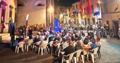 Paliano, applausi in piazza per “Romeo & Giulietta”: successo per lo spettacolo della OFF ROME Company