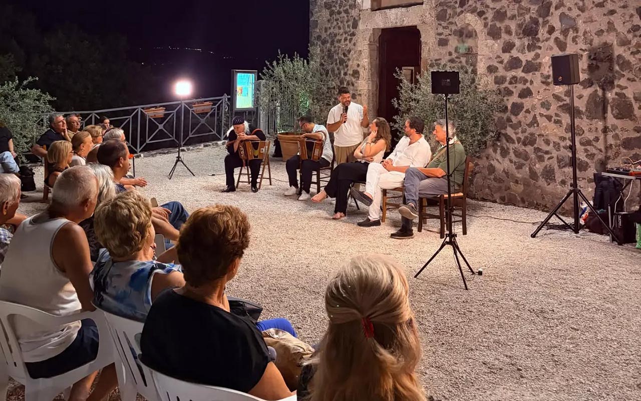 Pofi con sindaco copia
