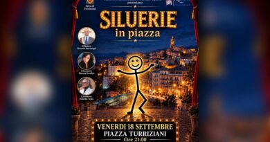 Frosinone, stasera Siluerie conquista piazza Turriziani: comicità e satira nel cuore della città