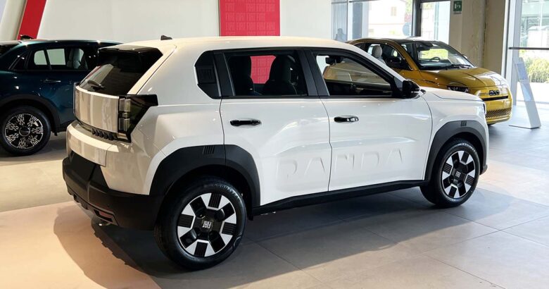 - Fiat Grande Panda Benzina, il prezzo resta a 14.950 euro: 129 euro al mese per la Turbo 100