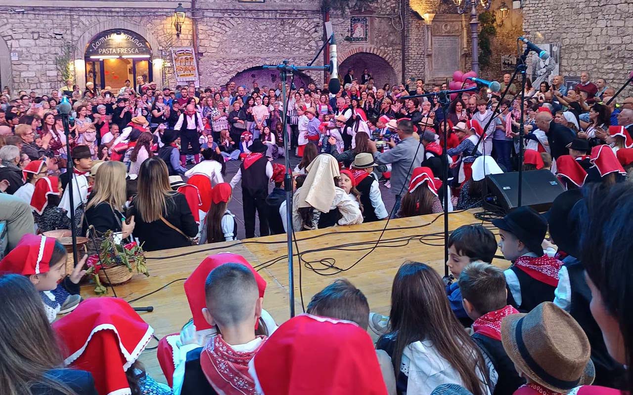 Piglio sagra uva copia