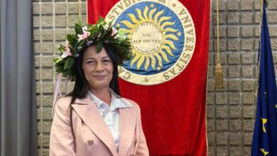 Unicas Laureata copia