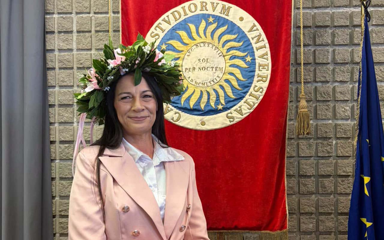 Unicas Laureata copia